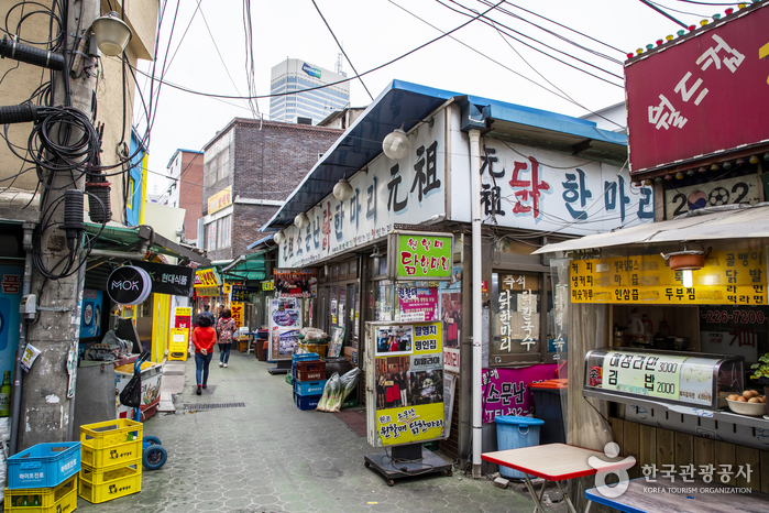 Dongdaemun Dakhanmari (Whole Chicken Stew) Alley